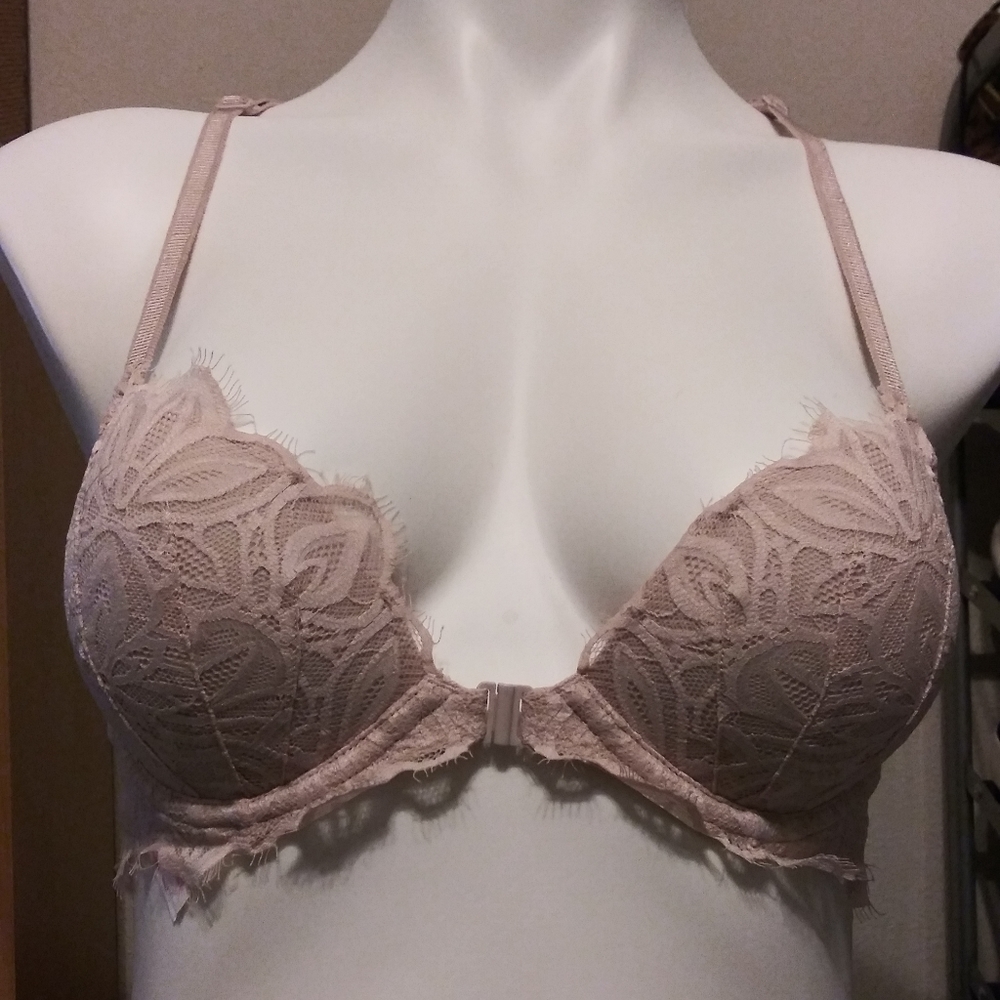 Pink Victoria Secret Wire Push Up Bra